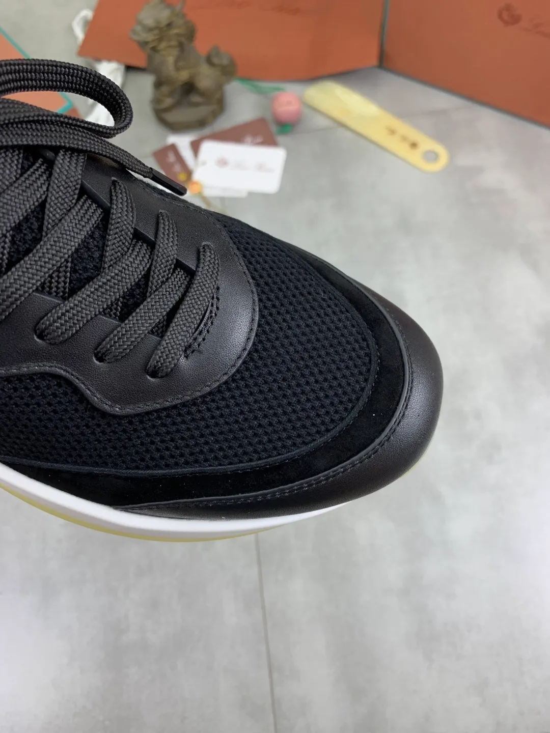 Men's Men's Shoes 💰P620 New 💰High Quality Latest Casual Shoes Loro Piana 💯Top Authentic Grade💯Buy the original 1:1 copy💯 Founded the existing Loro Piana company on April 24, 1924. It is now the sixth generation of family business, providing top quality products to customers who are discerning about taste and quality. Imported original fly woven fabric with cowhide fabric, plain calfskin lining, hand-stitched thread with cowhide feet, original packaging, code number: 38-44 (customized for 45 and 46), seven colors available